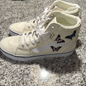 NEW NEVER WORN Size 9 Vans with butterflies
